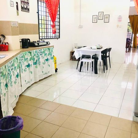 Homestay Lestary Near Taiping Fast Wifi Netflix Kültér fotó